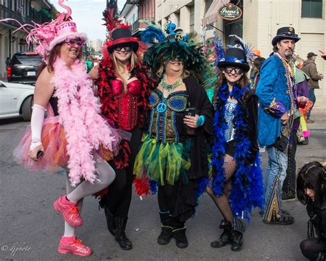 mardi gras themed attire|what do people wear to mardi gras.